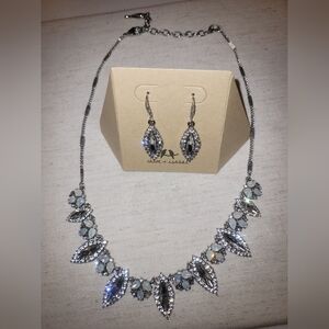 NEW Chloe + Isabel Belle Collar Necklace and Drop Earrings Set